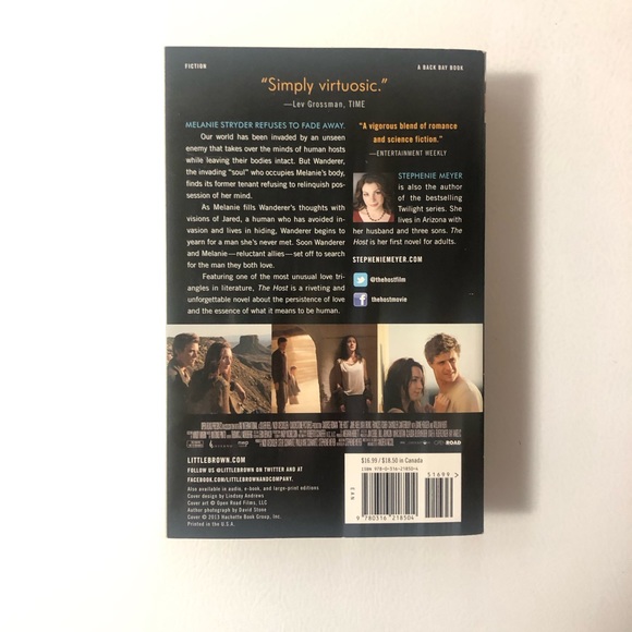 Lot of 3 Stephanie Meyer Paperback Books The Host 2013, Twilight & New Moon PB - Picture 3 of 15